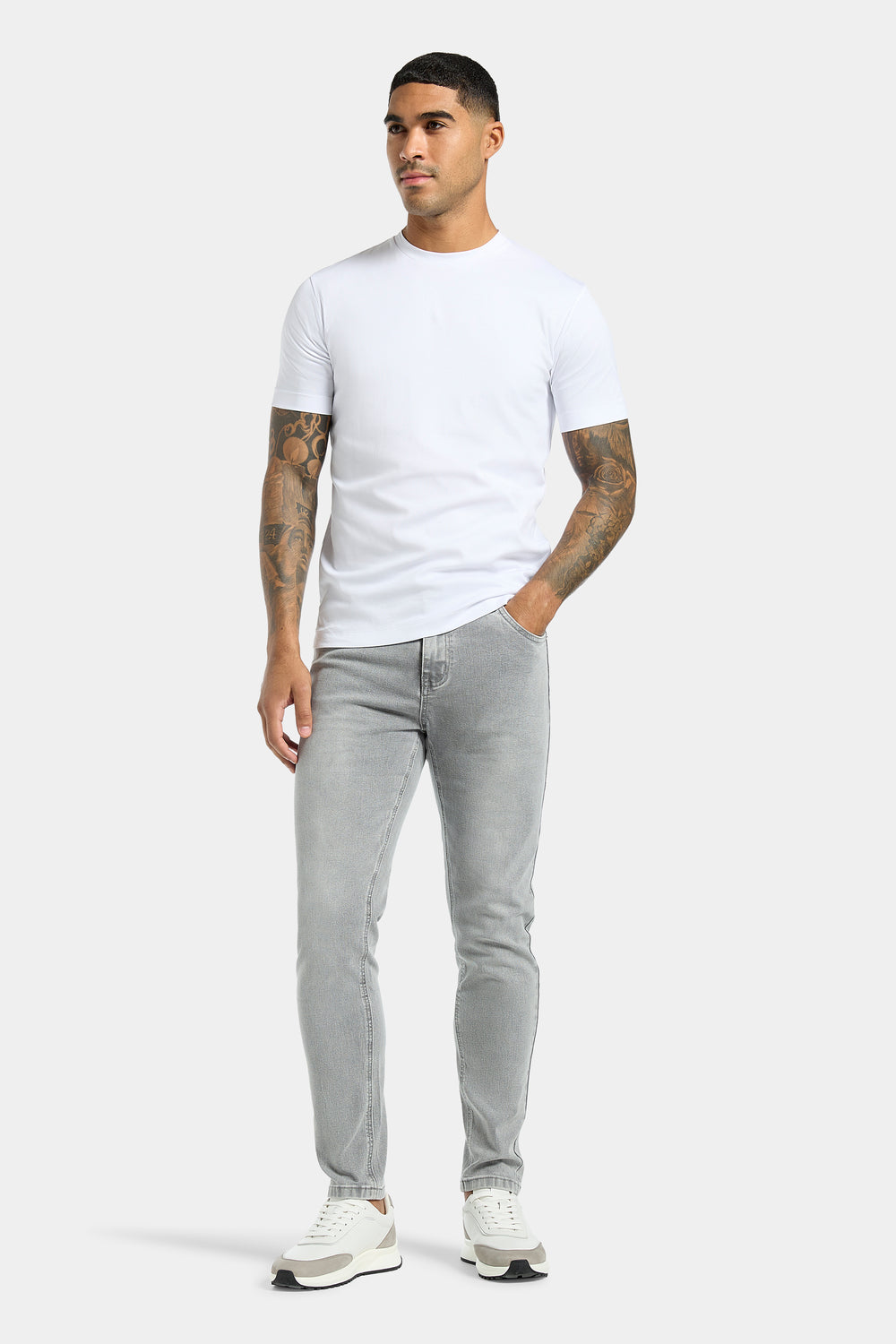 THE MATTEO SLIM JEANS