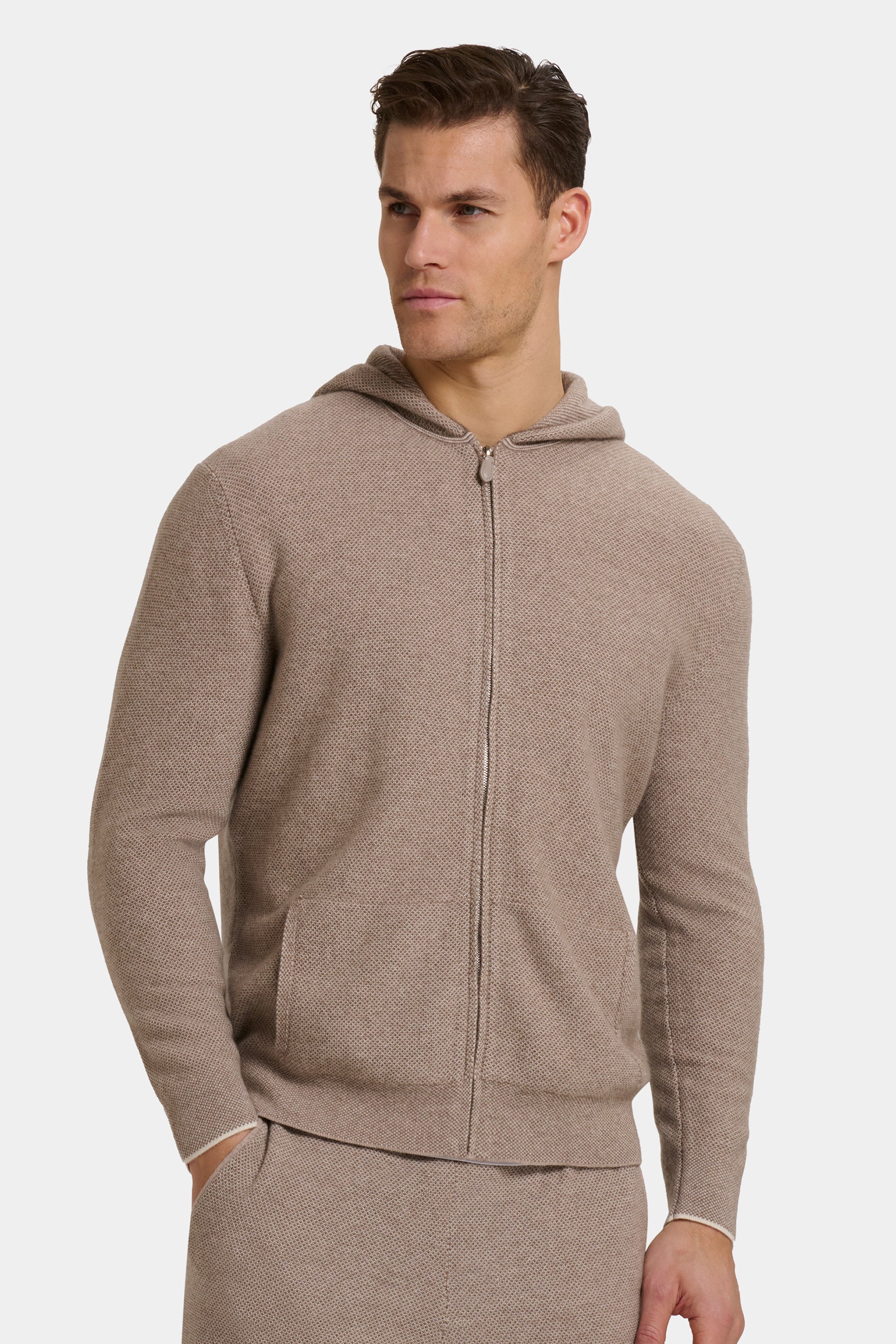 #color_Mid Taupe