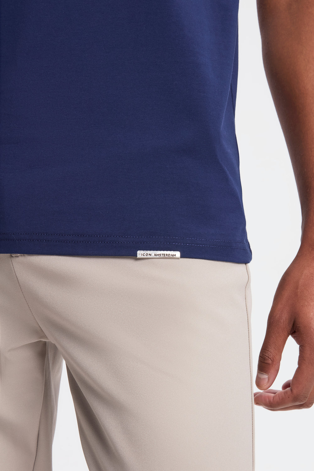 THE MUSCLE BASIC T-SHIRT