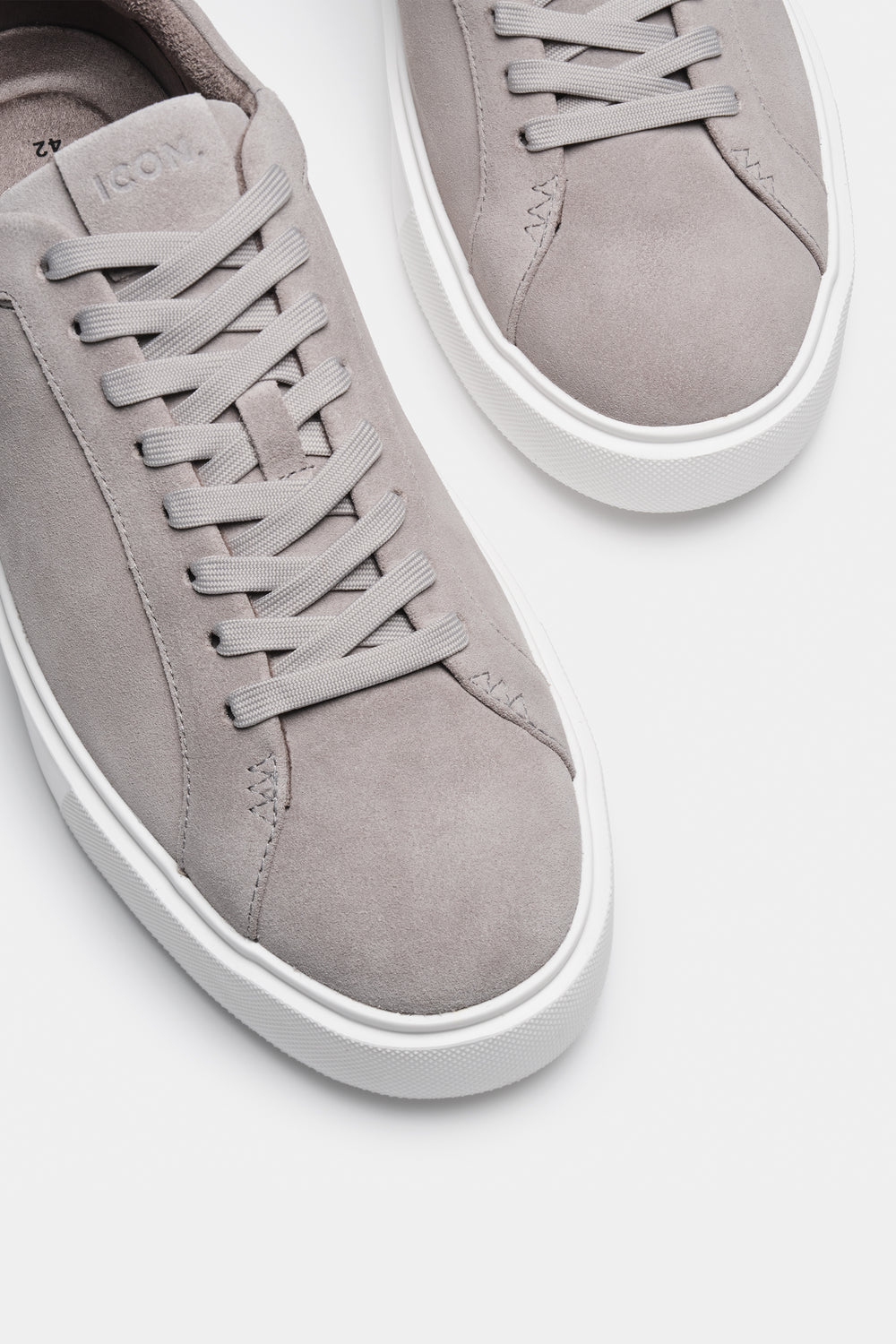 THE CLASSIC SUEDE TRAINER